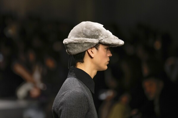 Fendi beret shop
